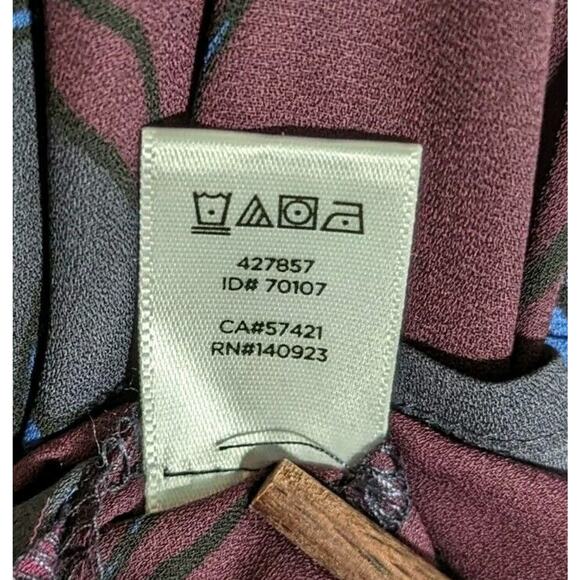 Loft blouse MSRP $59 see Photos For Measurements Polyester Easy Care Bust 44" - Picture 8 of 12